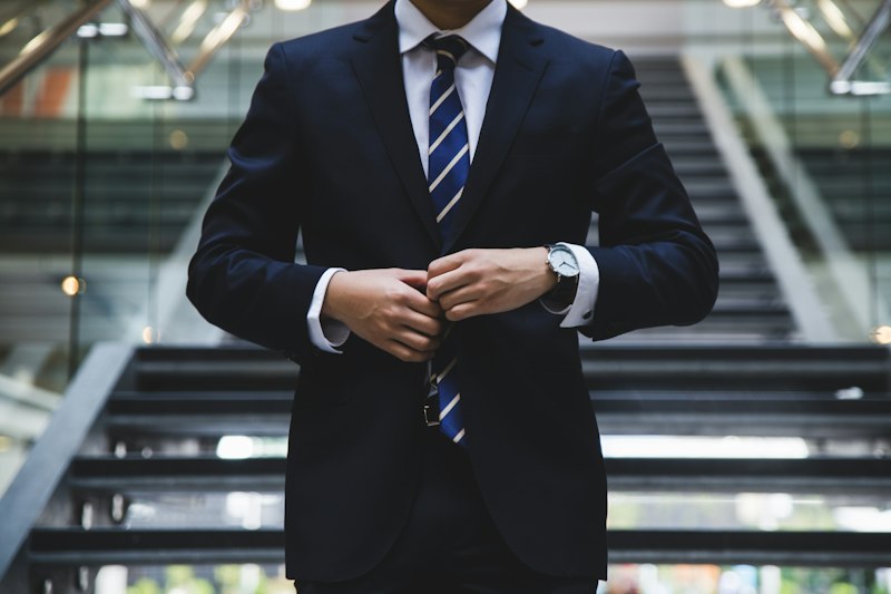 Modern Classic Navy Wool Suit